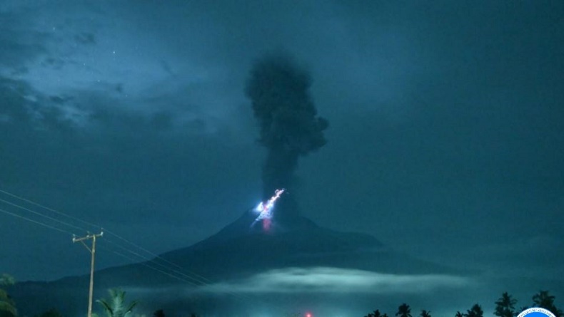 Gunung Lewotobi Laki-Laki Meletus Lagi Hari Ini, Kolom Abu Capai 1.000 Meter