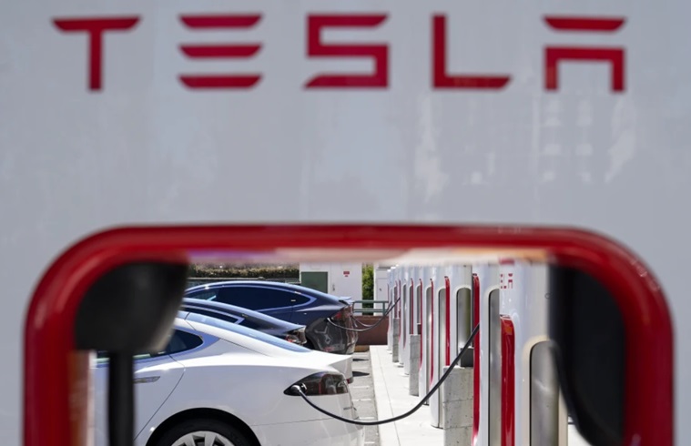 Donald Trump Menang, Saham Tesla Melesat hingga Kapitalisasi Pasar Sentuh 1 Triliun Dolar AS