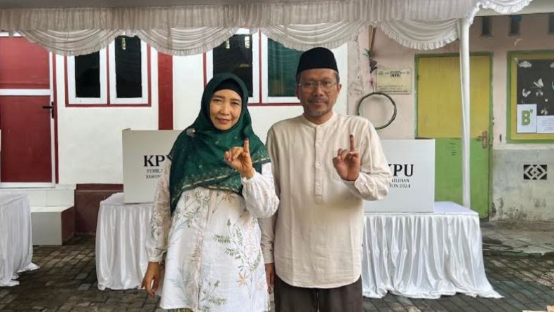 Sitti Rohmi Nyoblos di TPS 6 Rakam Lombok Timur, Beri Pesan Menyentuh soal Hasil Pilkada