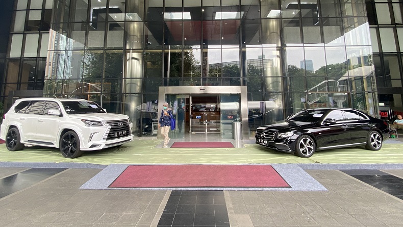 Penampakan Gedung KPK bak Showroom Otomotif, Dipenuhi Motor-Mobil Koruptor