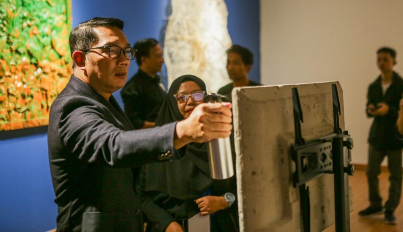 Nikmati Karya Lukis di Basuki Abdullah Art Awards, Ridwan Kamil Optimistis Negara Membersamai Para Seniman