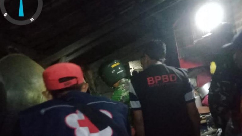 Diguyur Hujan Deras, Tebing 5 Meter Longsor Timpa Rumah Warga di Malang