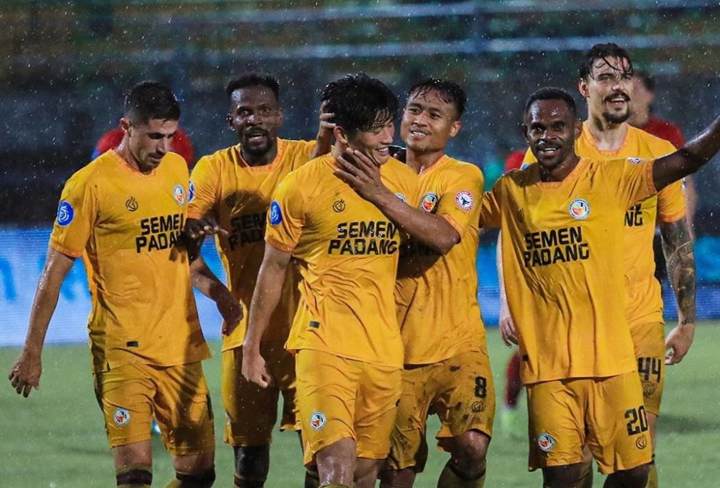 Mertua Pratama Arhan Minta Erick Thohir Hadiri Semen Padang Vs Arema FC, Takut Dicurangi