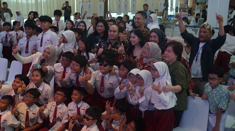 KKP Bersama MNC Peduli, Essilor dan Forjukafi Berikan Makan Sehat dan Kacamata Gratis untuk Anak