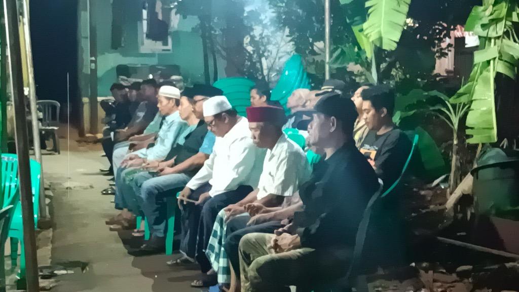 Warga Gelar Pengajian, Doakan Satu Keluarga yang Tewas Bunuh Diri di Cirendeu