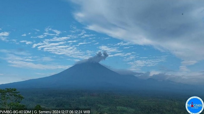 Pendakian ke Gunung Semeru Kembali Ditutup akibat Cuaca Buruk 