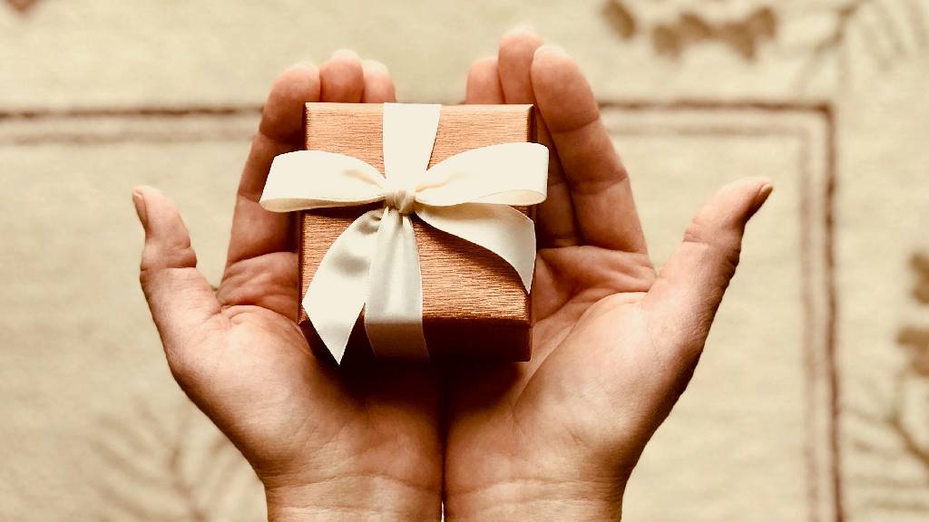 12 Ide Tukar Kado 100 Ribu Unisex, Praktis dan Berguna