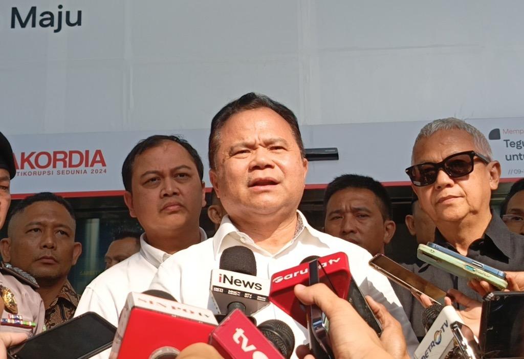 Ronny Sompie Diperiksa KPK Lebih dari 5 Jam, Ngaku Dicecar soal Harun Masiku