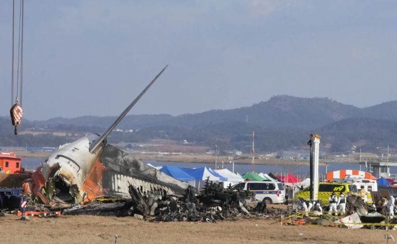 Bangkai Pesawat Jeju Air Dievakuasi, Petugas Cari Potongan Tubuh Korban yang Tertinggal