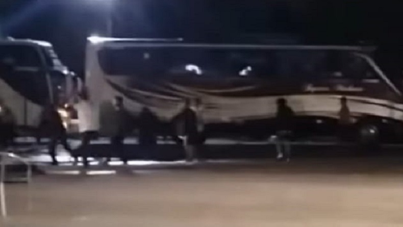 2 Kelompok Suporter Ricuh di Tol Jagorawi, Diduga Dipicu Aksi Sweeping