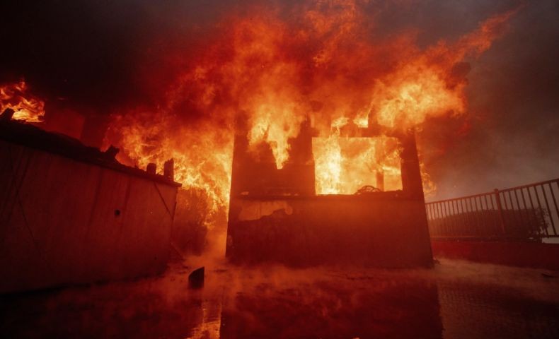 Gawat! Angin Santa Ana Ngamuk Lagi, Kebakaran Los Angeles Bisa Meluas