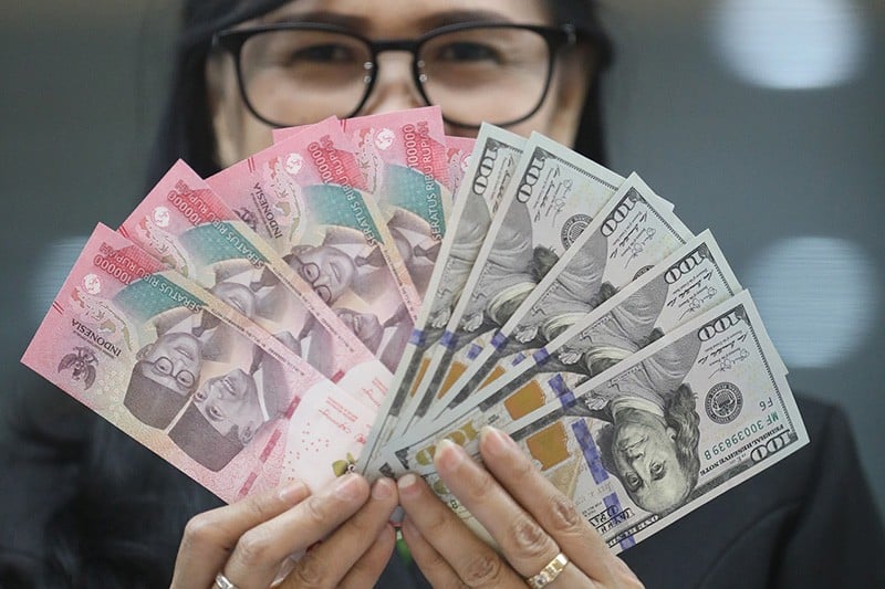 Gubernur BI Respons Rupiah Anjlok Nyaris Tembus Rp16.800 per Dolar AS