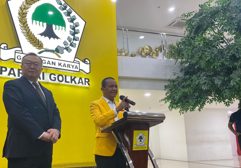 Bahlil Buka Suara soal Kabar Gibran Gabung Golkar Lewat MKGR: Besok Malam Kita Lihat