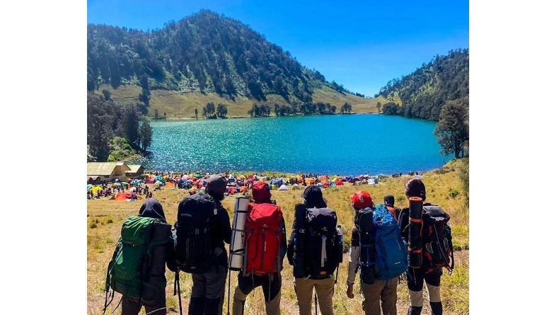Pendaki Gunung Semeru Kini Wajib Pakai Gelang Pelacak, Bisa Terpantau Real-Time!
