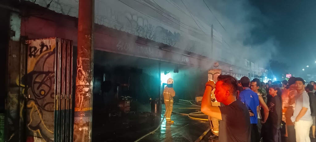 Bengkel Motor di Jalan Raya Pasar Minggu Jaksel Kebakaran