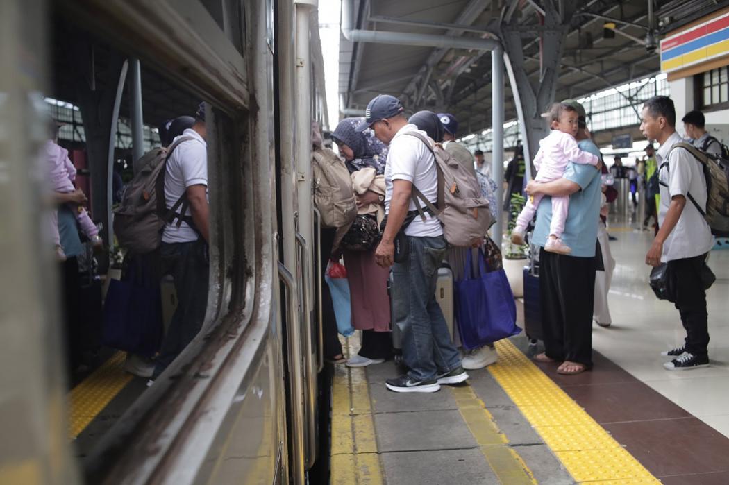 Cuti Bersama Natal 2025, 46.846 Penumpang Tinggalkan Jakarta Naik Kereta Api