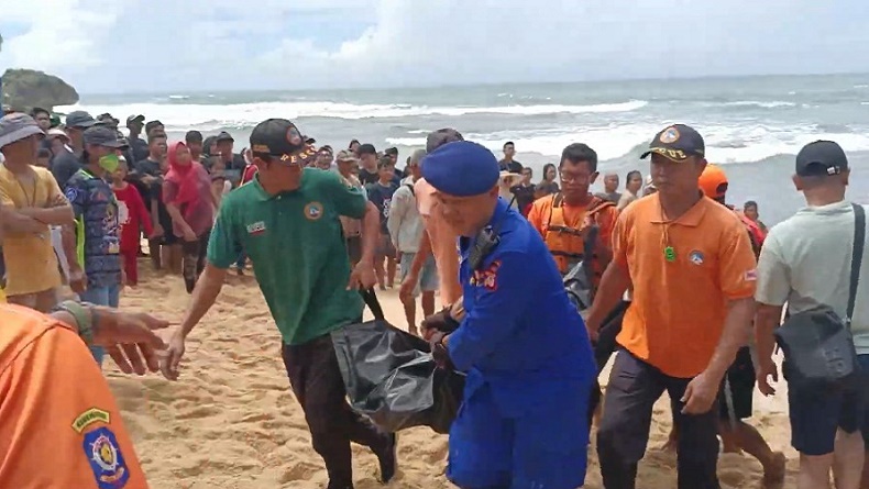 Update Rombongan Siswa SMP 7 Mojokerto Tenggelam di Pantai Drini: 3 Tewas, 9 Selamat