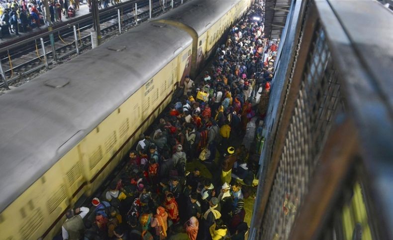 Peziarah Festival Hindu Ricuh di Stasiun New Delhi, 18 Orang Tewas