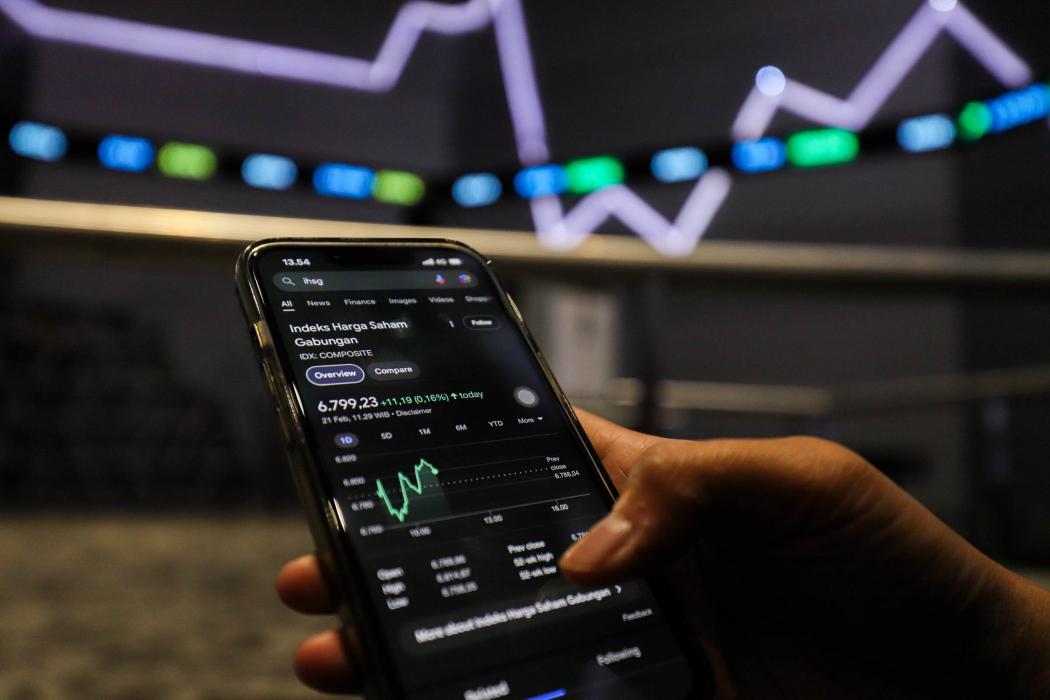 IHSG Menguat 1,37% jelang Akhir Pekan, Ini Deretan Saham Top Gainersnya