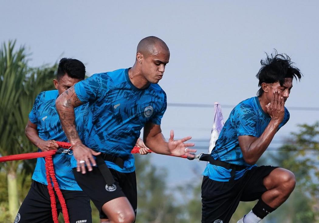 William Marcilio Didekati Persebaya, Manajemen Arema Beri Respons Mengejutkan