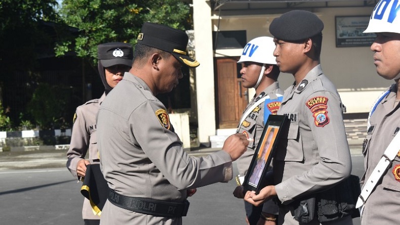 Langgar Kode Etik Polri, Anggota Polres Nabire Dipecat