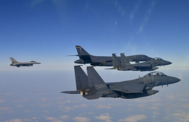 Jet Tempur Korsel Tak Sengaja Jatuhkan Bom ke Permukiman, 7 Orang Luka Beberapa Rumah Hancur