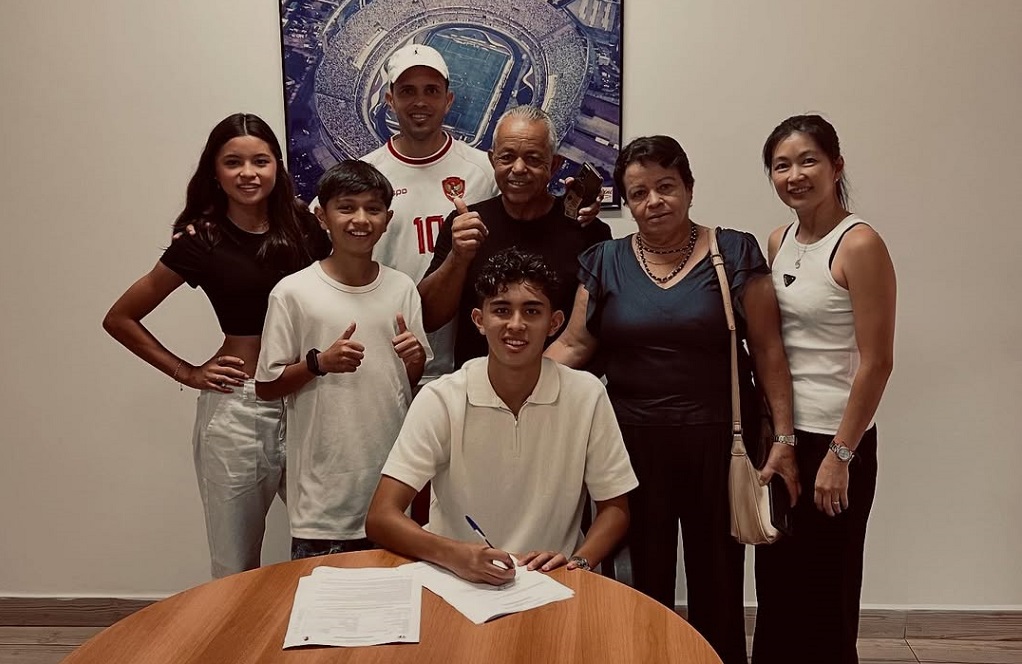 Welber Jardim Tanda Tangan Kontrak Profesional dengan Sao Paolo