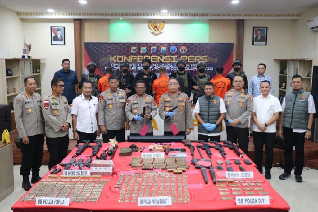 Identitas dan Peran 7 Tersangka Pemasok Senpi ke KKB, Penyedia Dana hingga Rakit Senjata