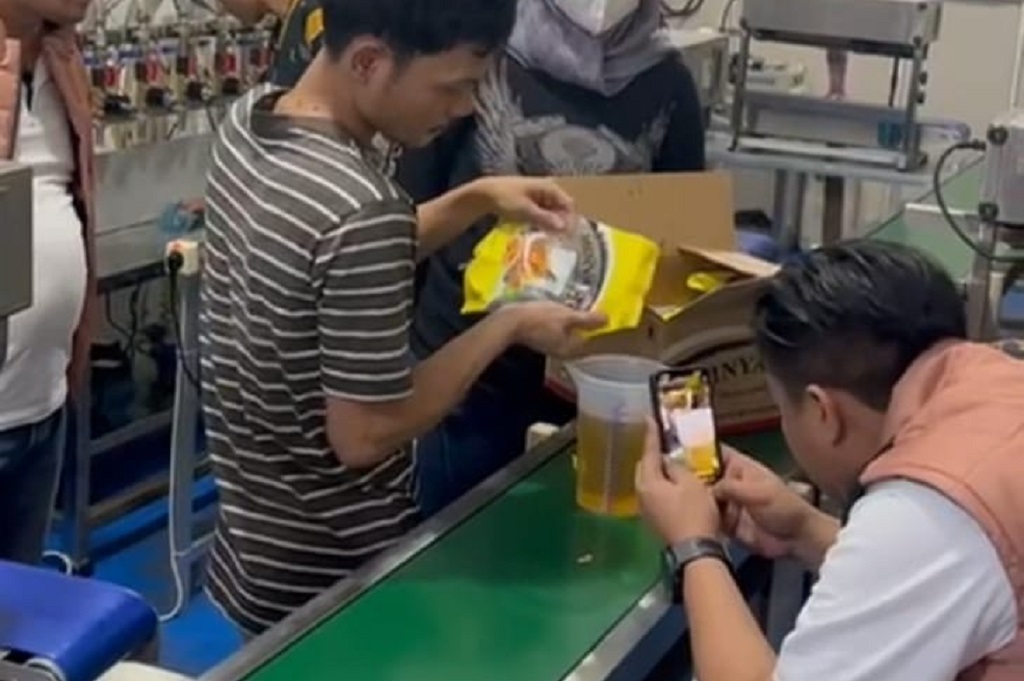 Polisi Bongkar Produksi MinyaKita Ilegal di Jakbar, Takaran Tak Sesuai Standar