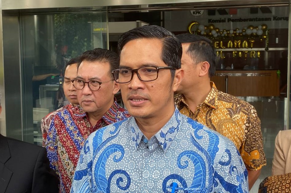 Febri Diansyah Batal Diperiksa KPK soal Kasus Harun Masiku Hari Ini, Penyidik Cuti