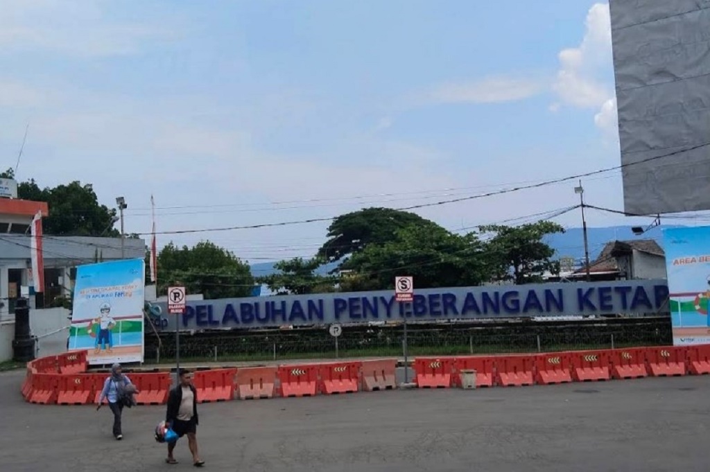 Antrean Panjang di Pelabuhan Ketapang, Khofifah Minta Menhub Tambah Armada Kapal 