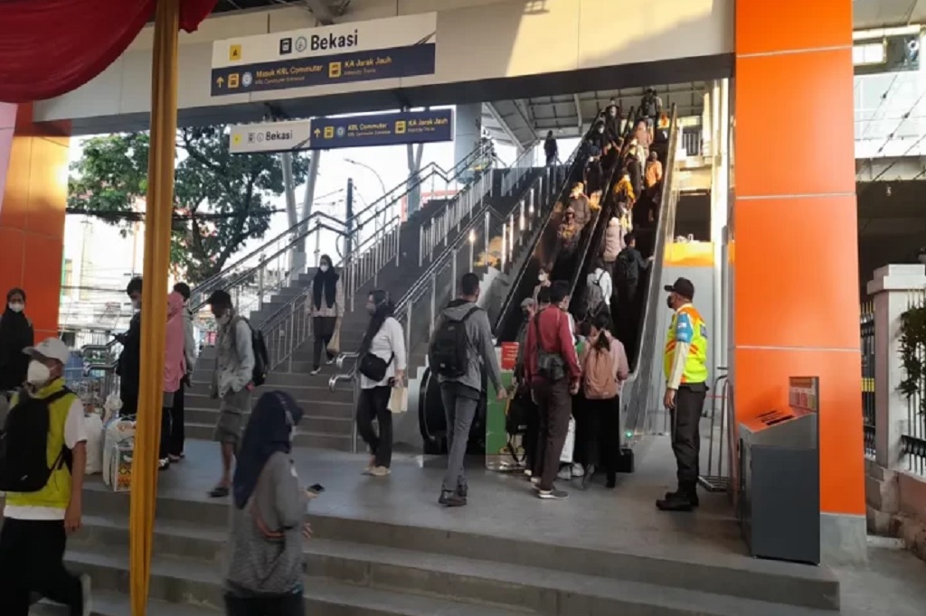 Stasiun Bekasi Cetak Rekor, 7.117 Penumpang KA Jarak Jauh Berangkat dalam Sehari