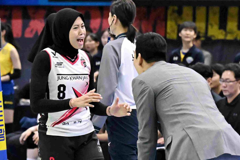 Pelatih Menangis Haru Puji Megawati Hangestri usai Antar Red Sparks ke Final Liga Voli Putri Korea Selatan 2024-2025
