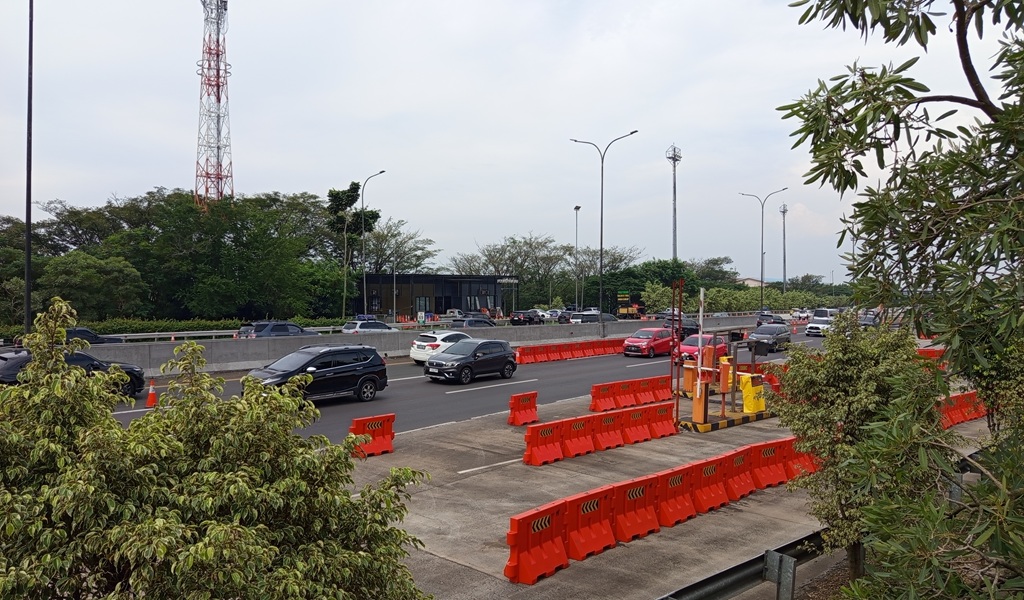 Contraflow Diterapkan di KM 47-65 Tol Jakarta-Cikampek Hari Ini