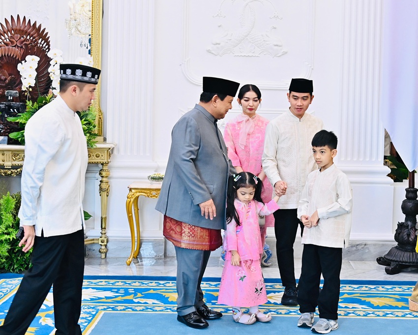 Momen Prabowo Sambut Gibran, SBY hingga Duta Besar saat Gelar Open House di Istana