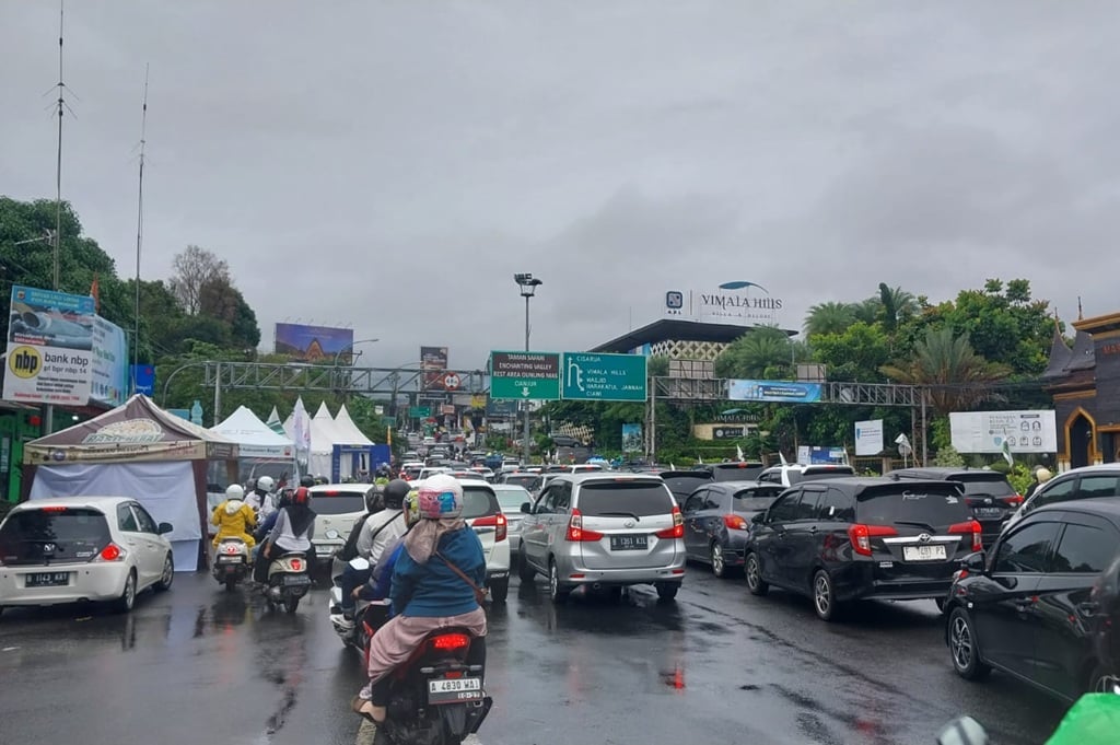 25.000 Kendaraan Masuk Jalur Puncak Pagi Ini, Polisi Terapkan One Way