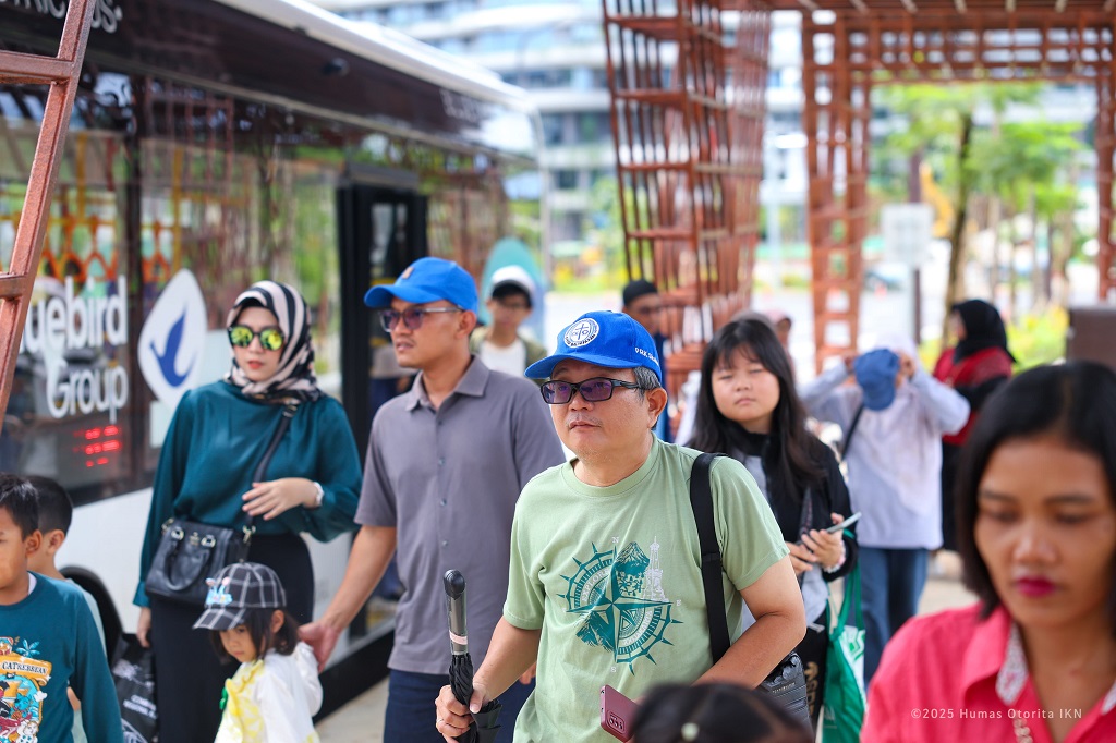 IKN Dibanjiri Pengunjung saat Libur Lebaran, Lahan Parkir di Rest Area Terbatas