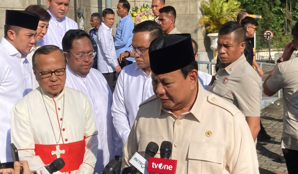 Prabowo Melayat Uskup Agung Kupang Mgr Petrus Turang di Gereja Katedral Jakarta