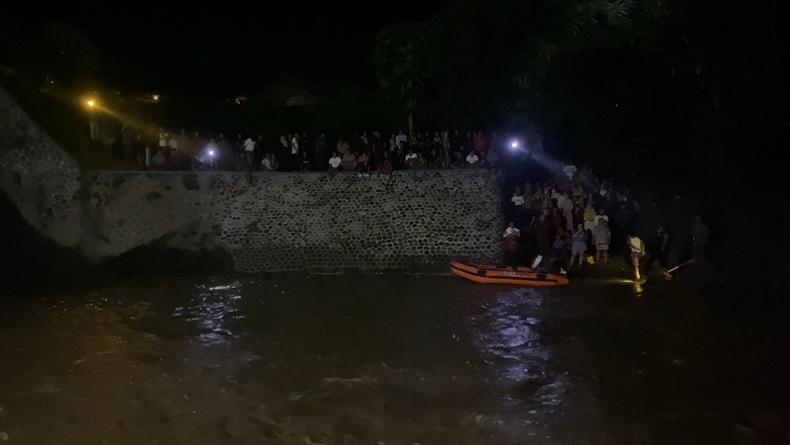Mandi di Dam Sungai Blitar di Sela Reuni Keluarga, Remaja asal Jember Tewas Tenggelam 