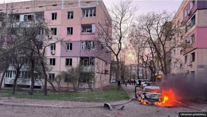 Rusia Bombardir Kampung Halaman Zelensky dengan Rudal Balistik, 18 Warga Ukraina Tewas