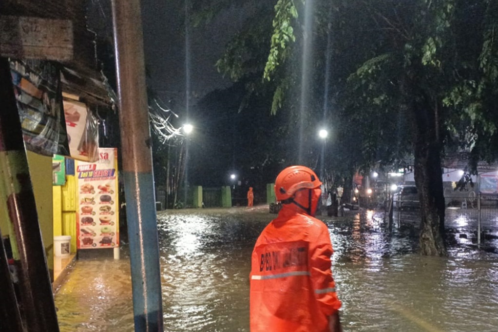 Banjir Jakarta Imbas Hujan Deras, 2 RT di Jakbar Terendam Air Setinggi 1,75 Meter