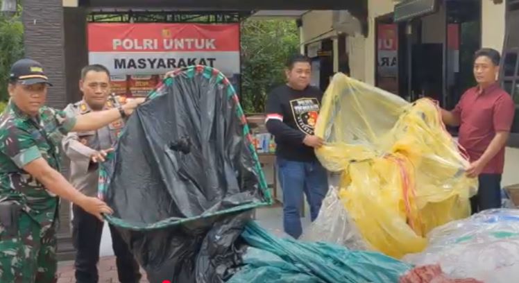 Polisi Sita 20 Balon Raksasa dan 65 Petasan Jumbo di Trenggalek