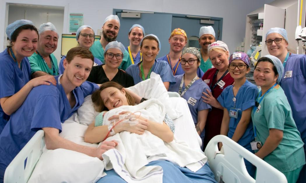 Geger! Perempuan Ini Melahirkan Anak dari Rahim Cangkok