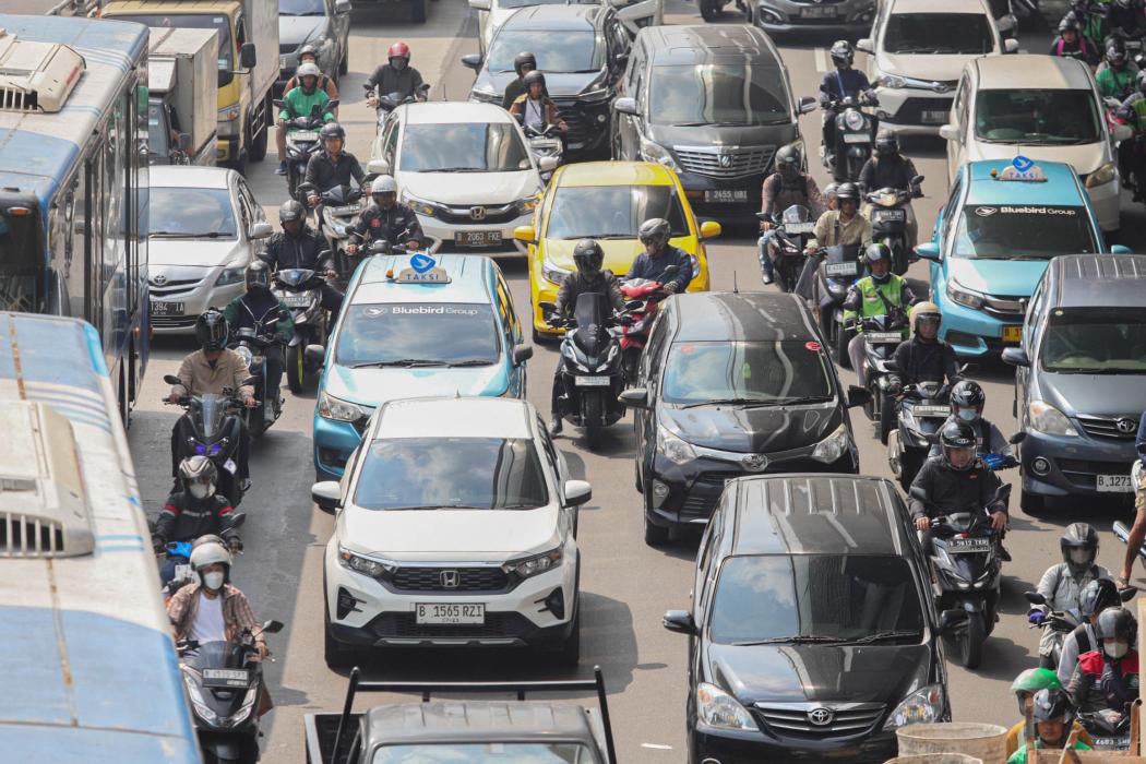 Libur Panjang Usai, Lalin Tol Arah Jakarta Kembali Macet Pagi Ini