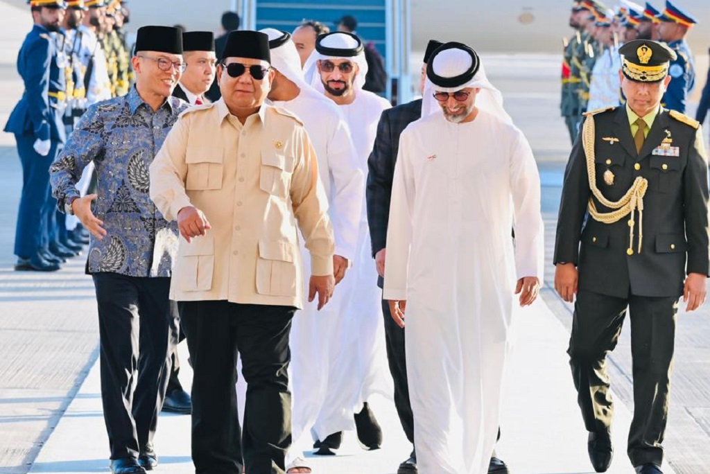 Prabowo Tiba di Abu Dhabi, bakal Bertemu Presiden Uni Emirat Arab MBZ