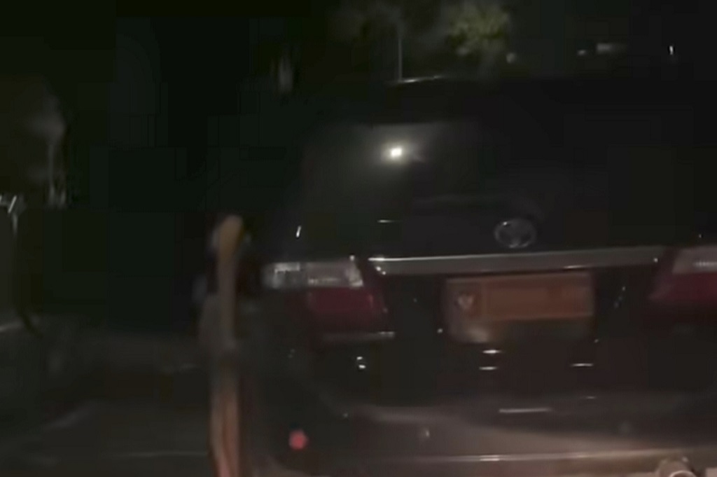 Kemhan Ungkap Sosok Pengemudi Mobil Berpelat Dinas Temui Wanita di Pinggir Jalan