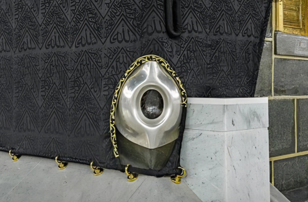 Arab Saudi Imbau Jemaah Umrah Tak Berlama-lama di Hajar Aswad