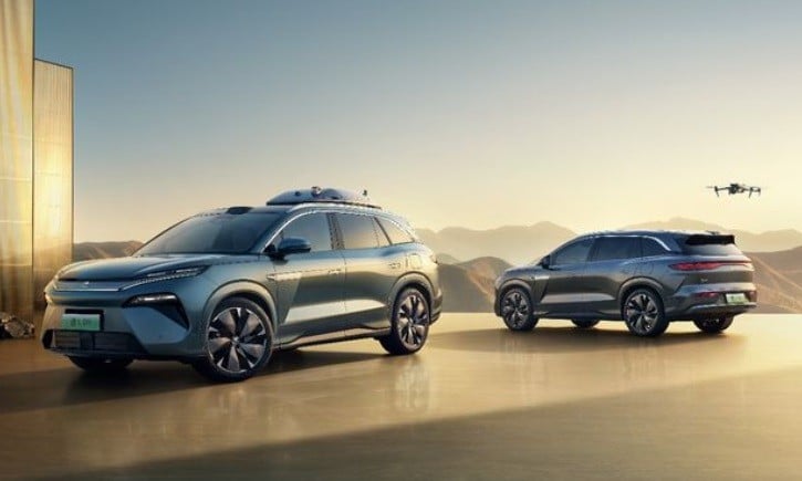 BYD Luncurkan Mobil Dilengkapi Drone di Atap, Dicas 5 Menit Bisa Berlari 400 Km