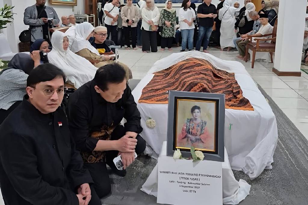 Titiek Puspa Adalah Pahlawan Musik di Mata Yovie Widianto 