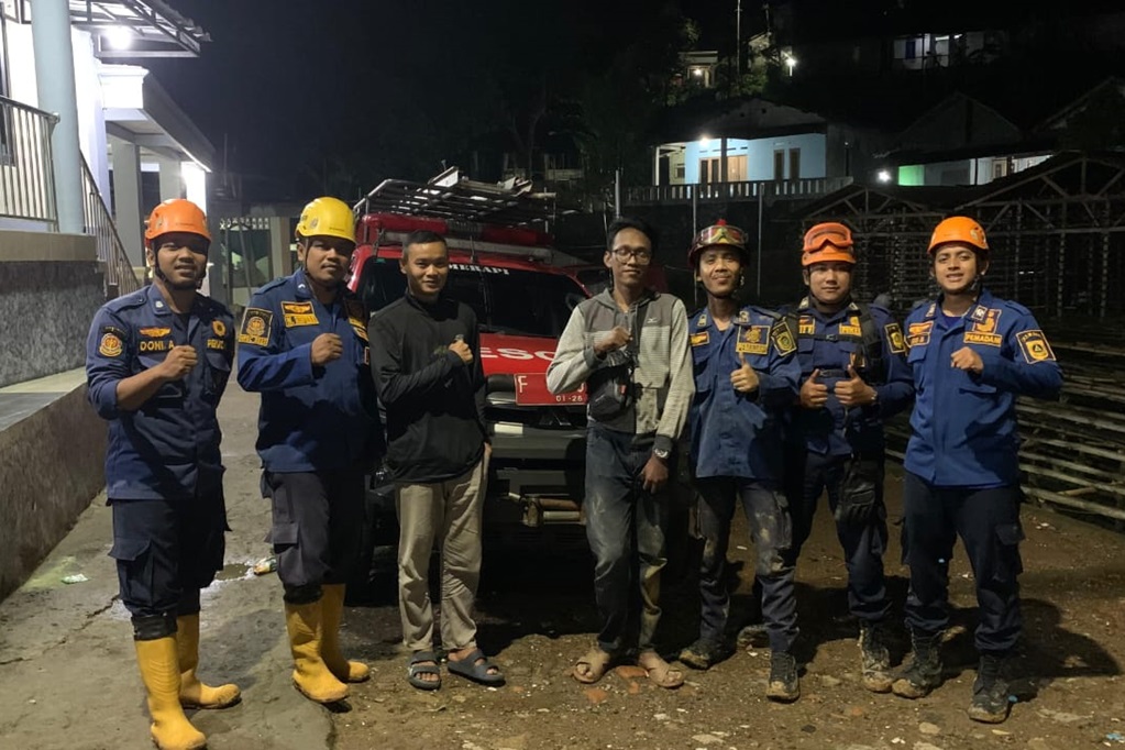 Heboh Kurir Paket Nyasar ke Bukit Hambalang gegara Maps, Sadar saat di Tengah Hutan